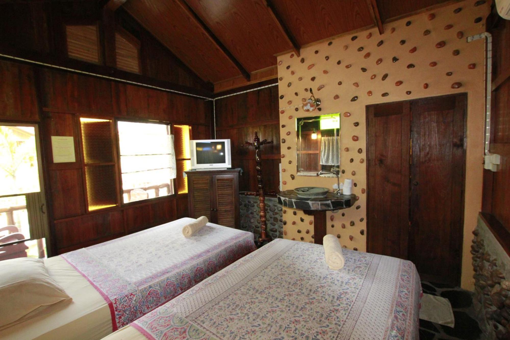 J&J Guesthouse Sukhothai Quarto foto