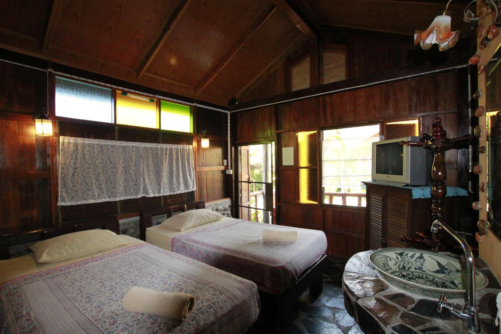 J&J Guesthouse Sukhothai Quarto foto