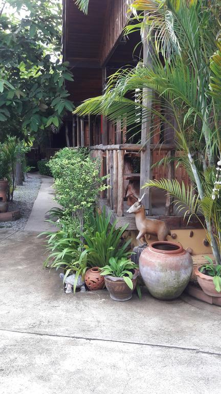 J&J Guesthouse Sukhothai Exterior foto