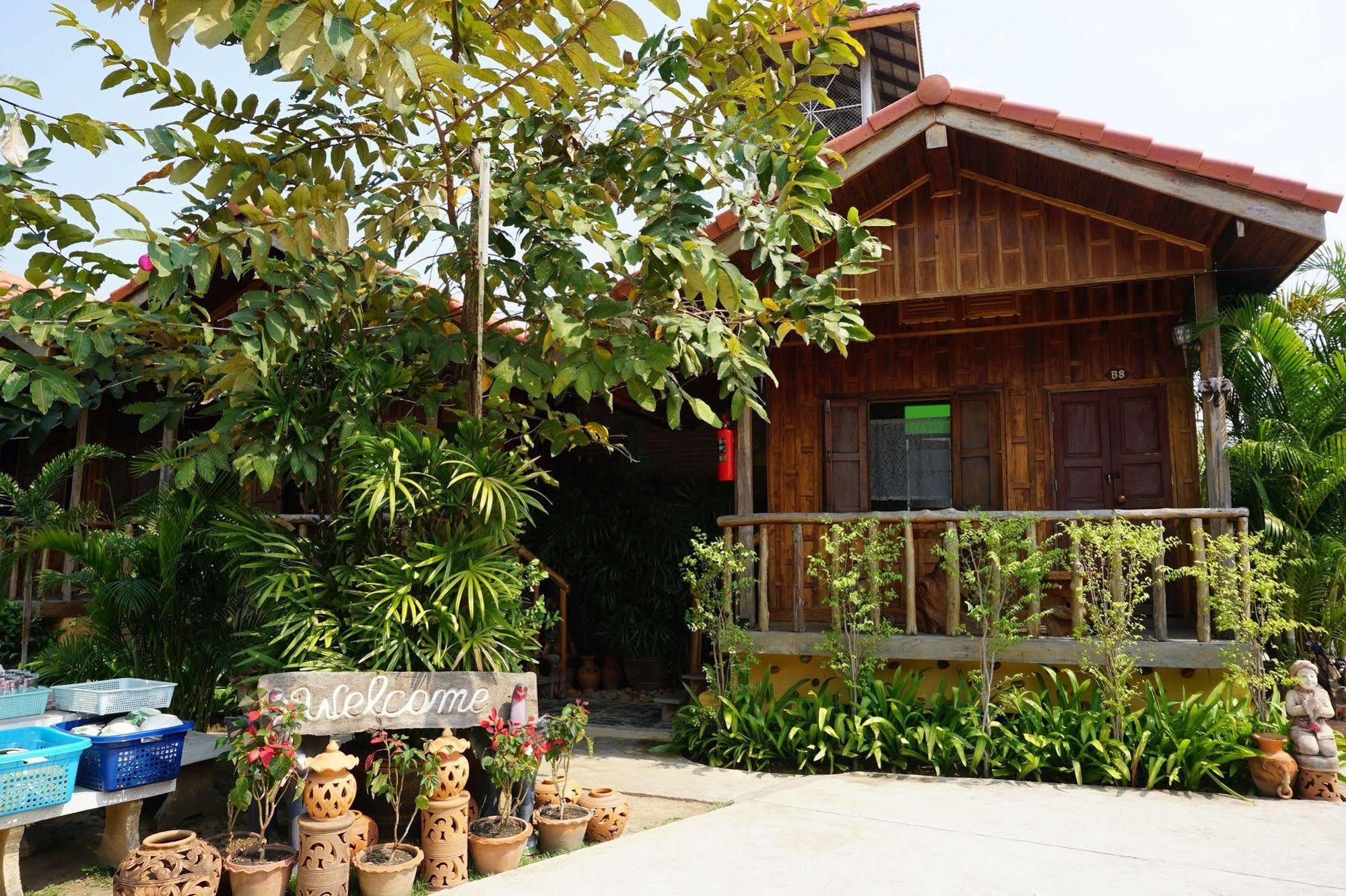 J&J Guesthouse Sukhothai Exterior foto