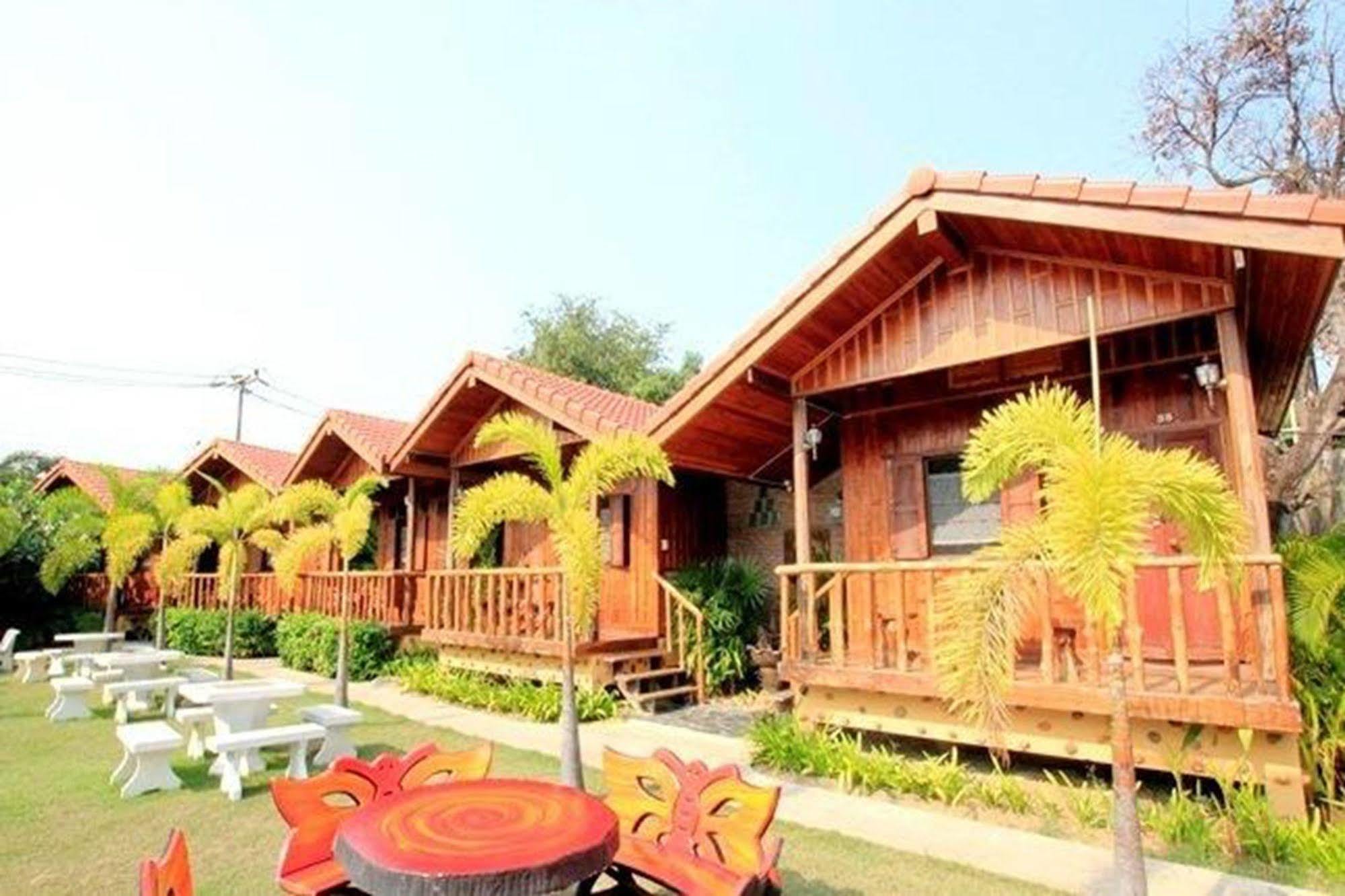 J&J Guesthouse Sukhothai Exterior foto