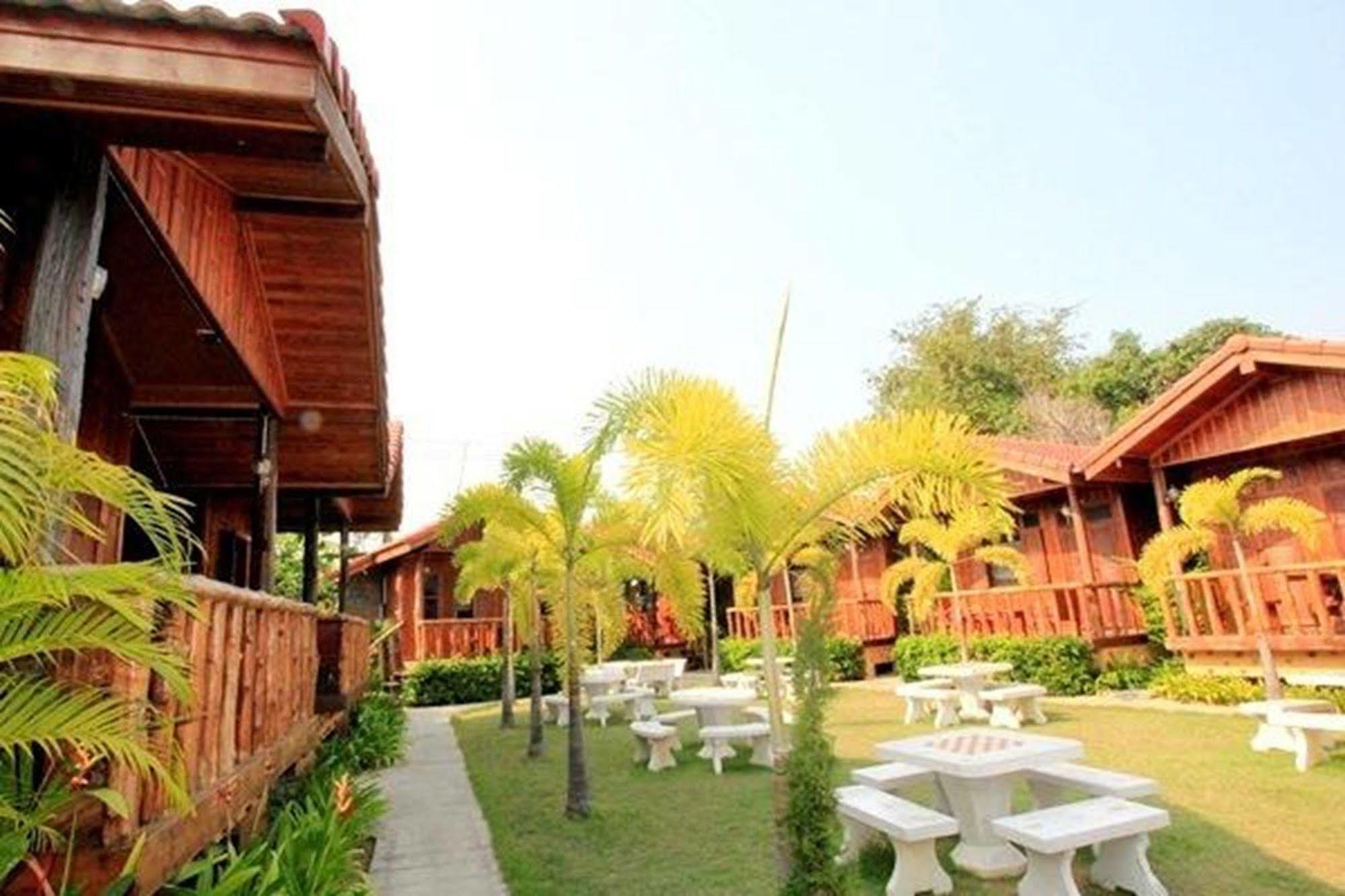 J&J Guesthouse Sukhothai Exterior foto