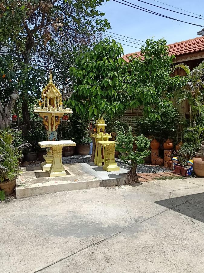 J&J Guesthouse Sukhothai Exterior foto